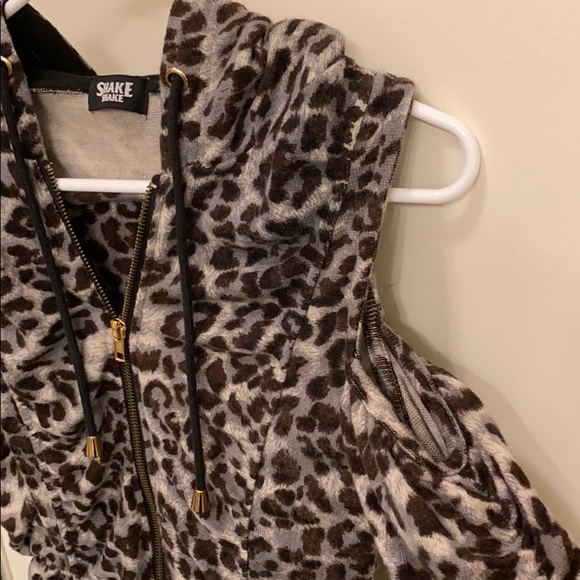 Top - Picture 2 of 5